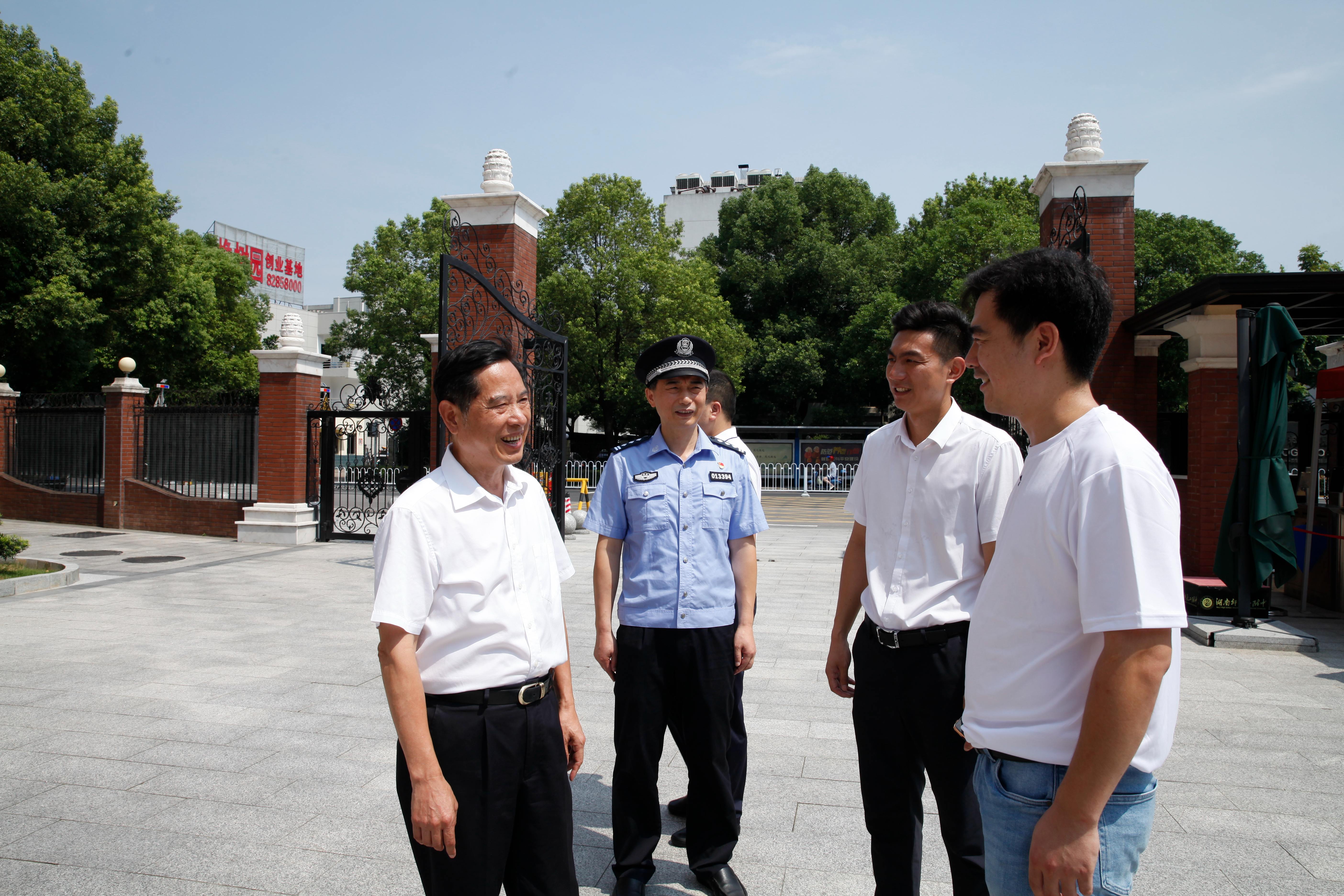 长沙市威龙保安服务有限公司,威龙保安服务,长沙保安公司,湖南保安服务,银行保安,安保公司,明星安保